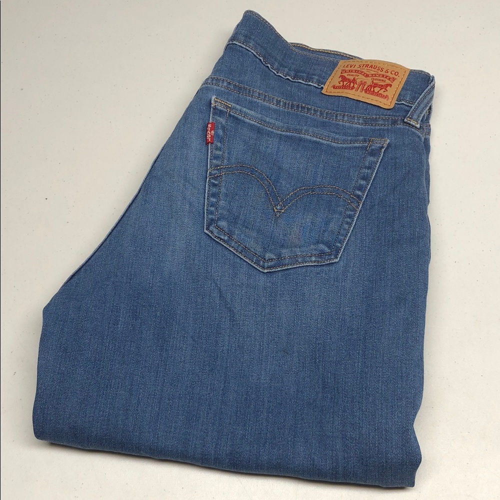 LIKE NEW LEVI MID-RISE DENIM CAPRI JEANS 27x25 ⭐️